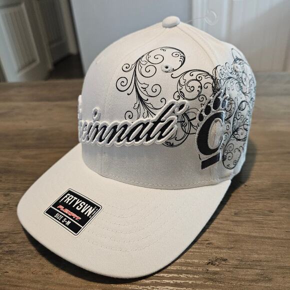 47 Vintage Cincinnati Bearcats Fitted Hat Cap S/M Y2K White NCAA Retro UC CIN - Picture 2 of 10
